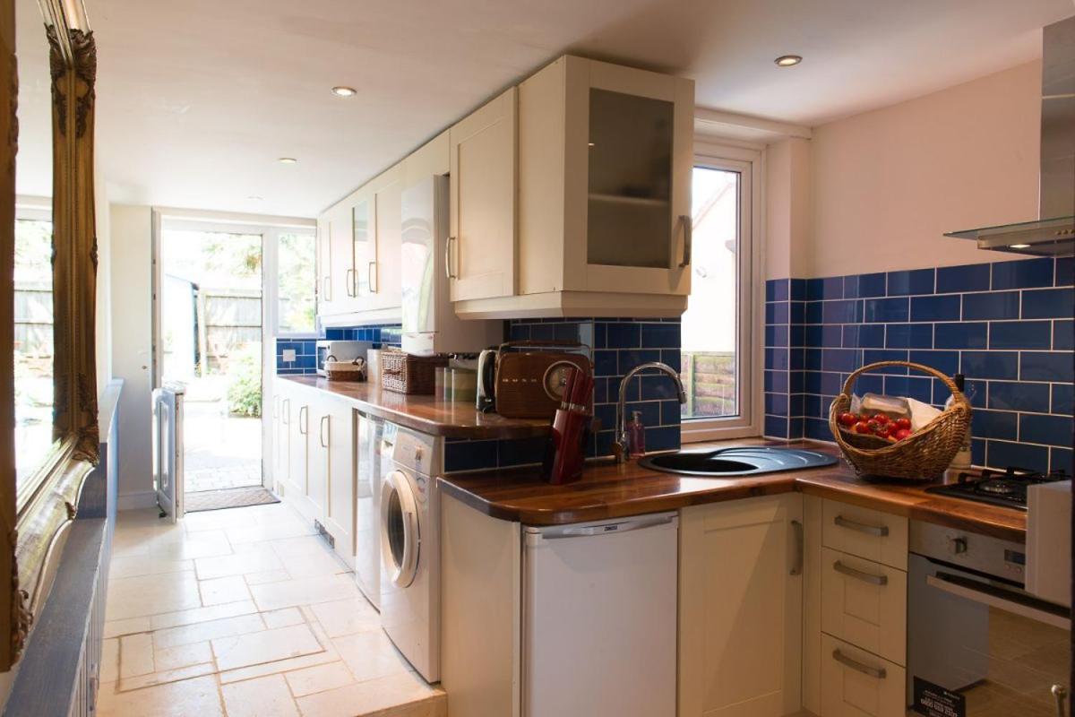 Meddlars A Historic Cottage On The Countryside Edge Of A Vibrant Market Town Hadleigh  Exterior foto