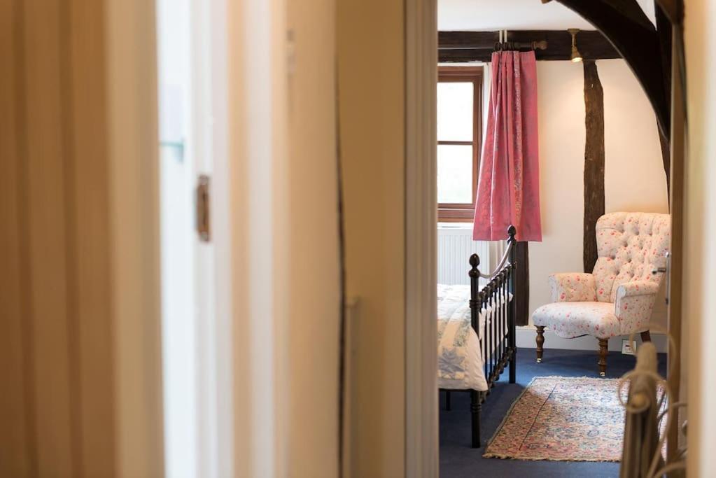 Meddlars A Historic Cottage On The Countryside Edge Of A Vibrant Market Town Hadleigh  Exterior foto